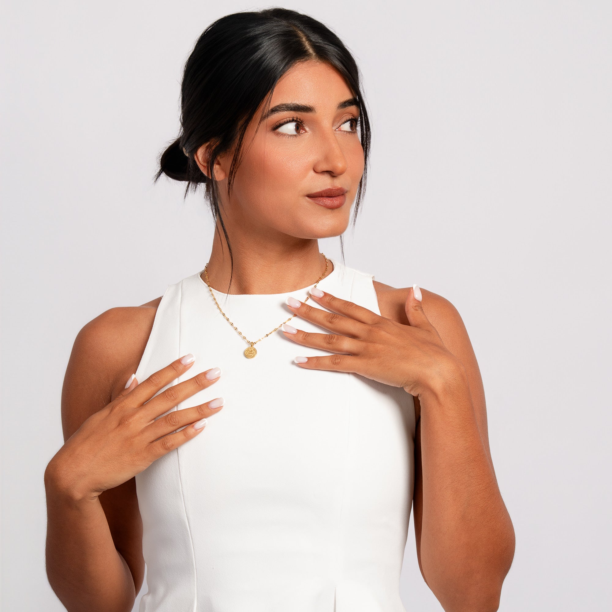 Ummi Medallion Necklace | Mom