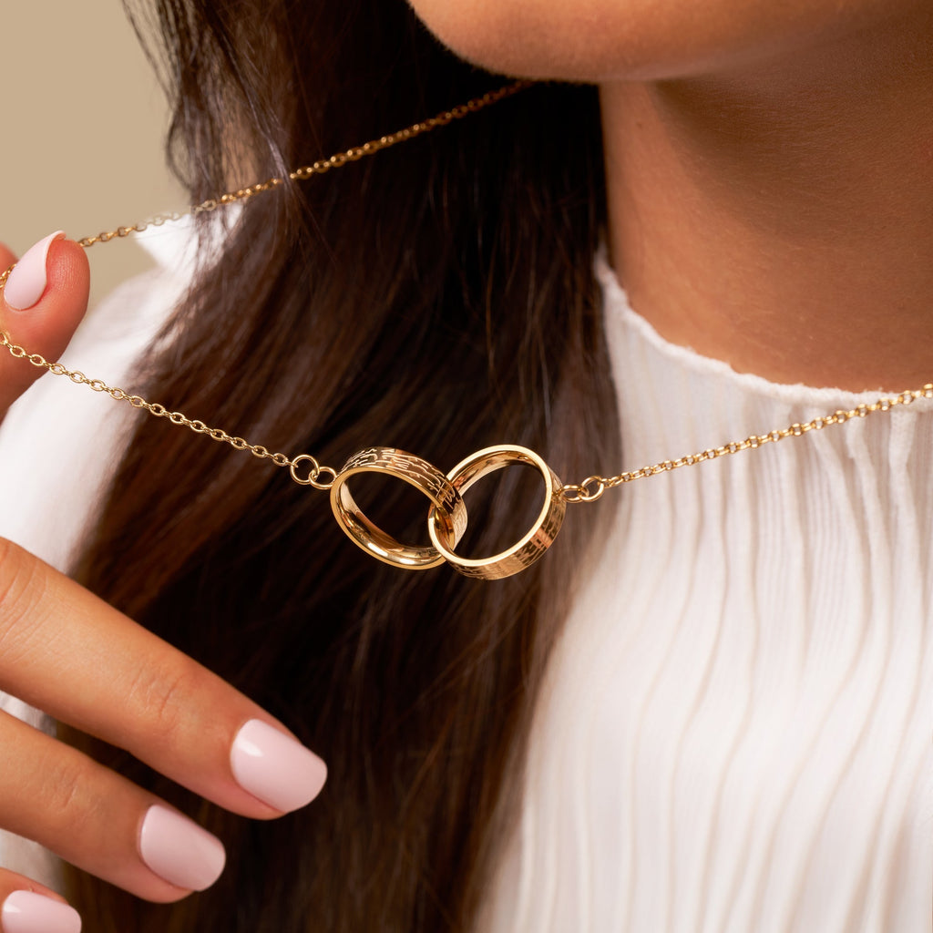 Interlocking Rings "Best Friends" Necklace